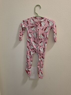 Hello Kitty/ Posh Peanut